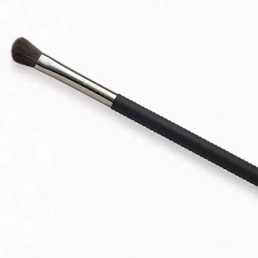 LARUCE BEAUTY LR117 Angled Shading Full Size Makeup Brush